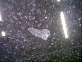 cuore sulla panchina alla stazione